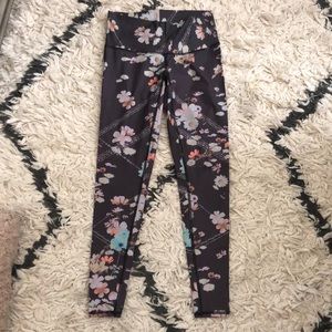 Teeki wolf medicine leggings